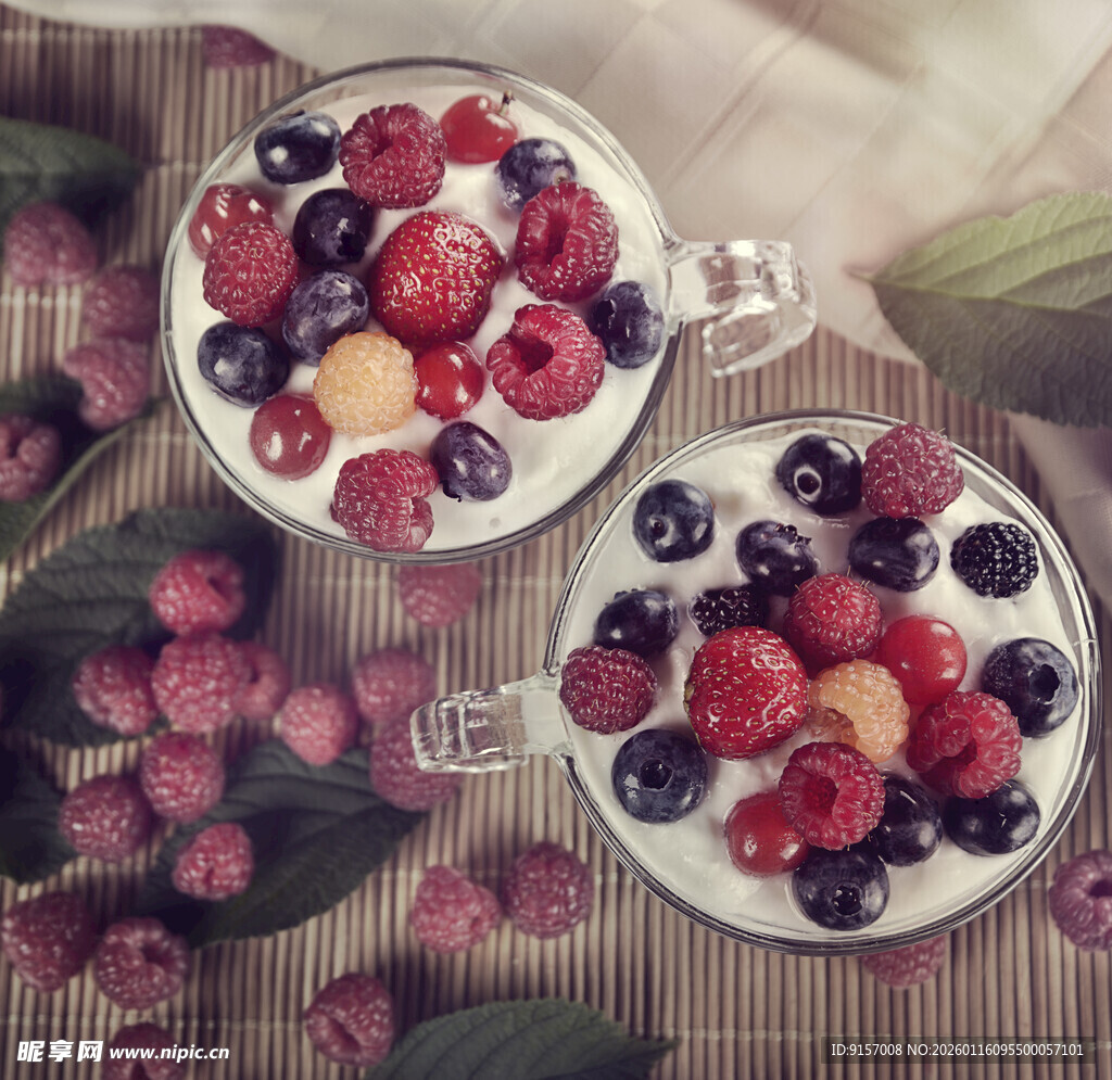 美味浆果酸奶碗