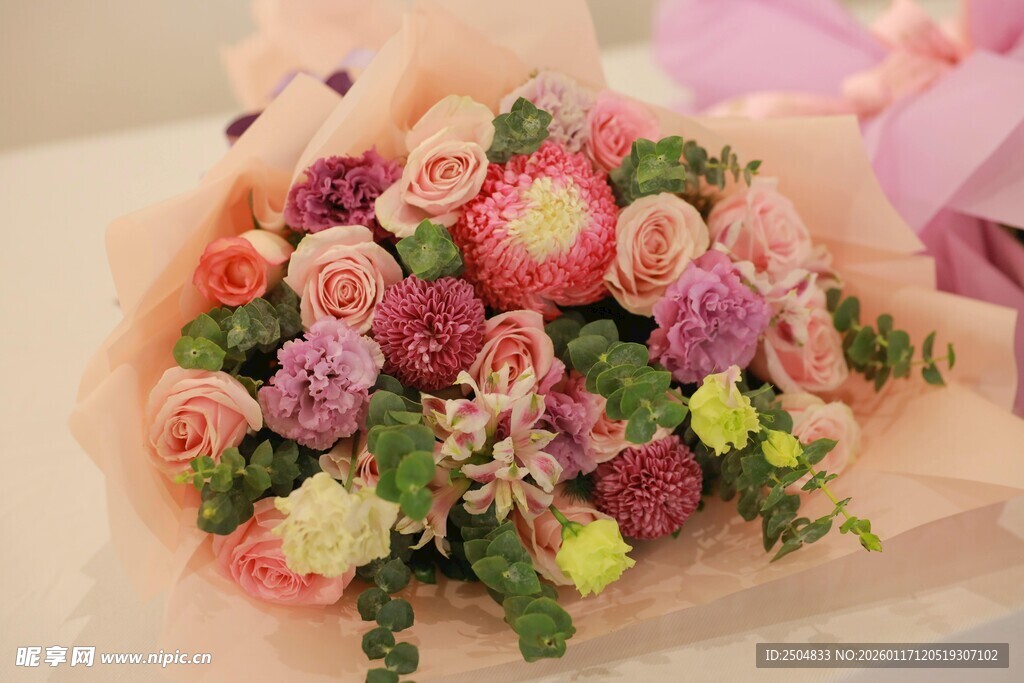 多彩鲜花花束
