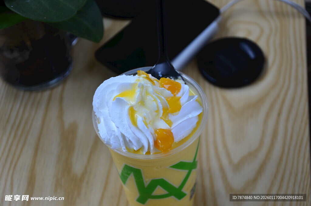 奶油芒果冰饮 颜值诱人
