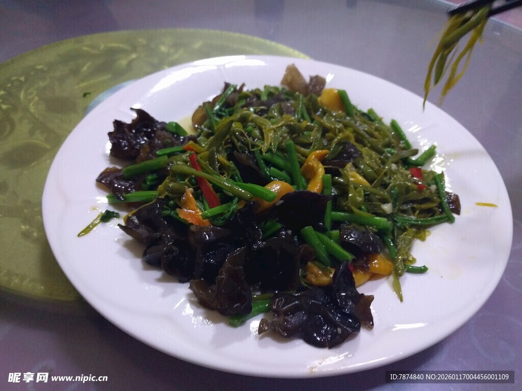 清炒野菜与木耳
