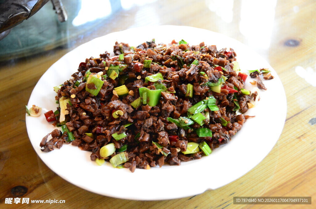 美味香辣牛肉粒
