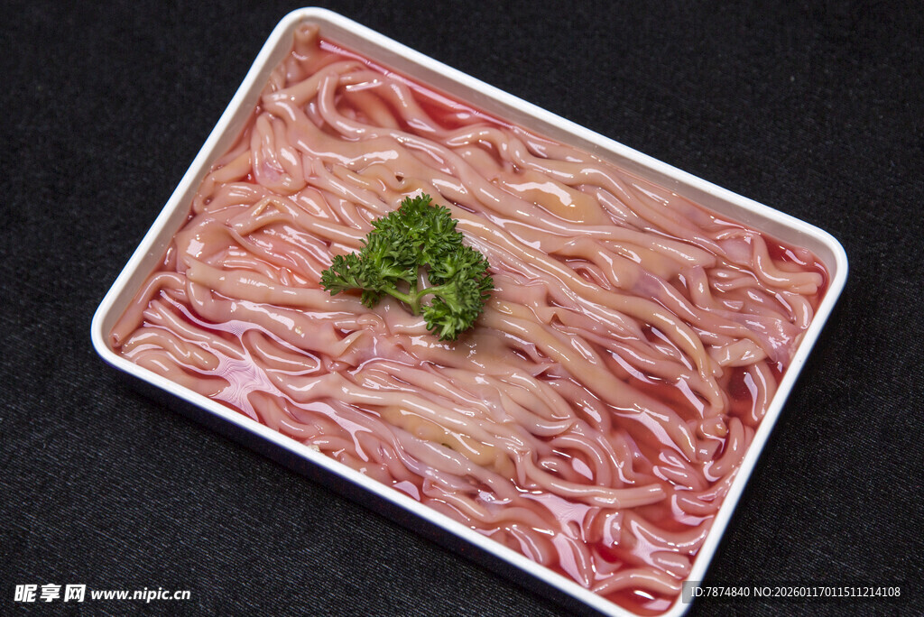 鲜切牛肉丝 点缀绿意