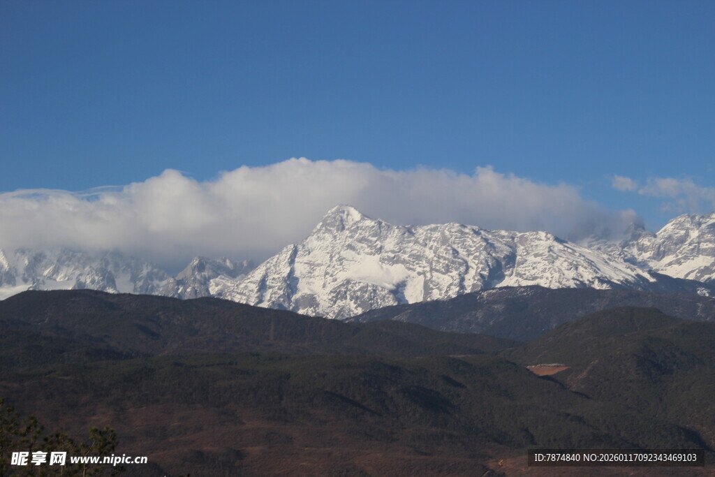 雪山壮丽风光