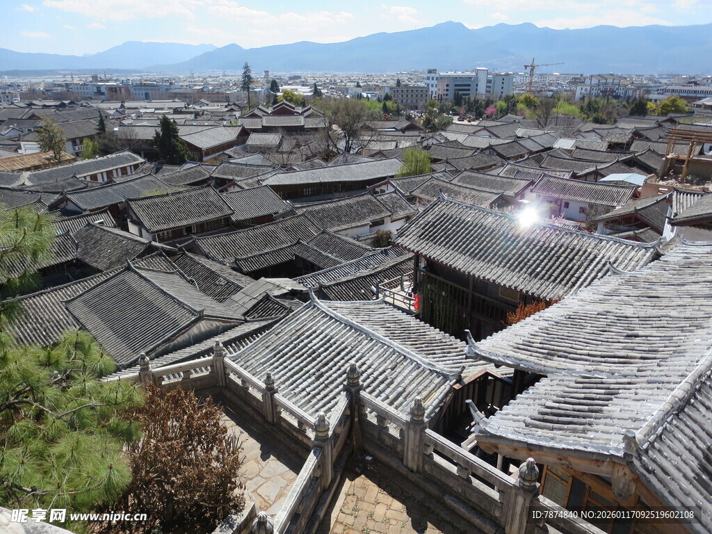 俯瞰古色古香的传统建筑群