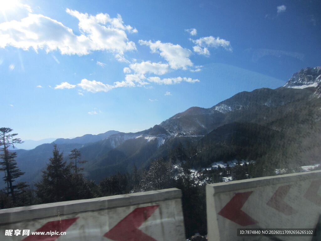 山间公路风景