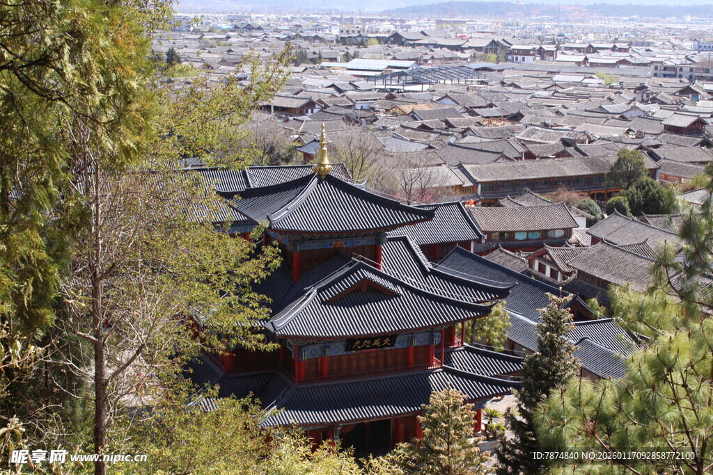 俯瞰古建村落美景