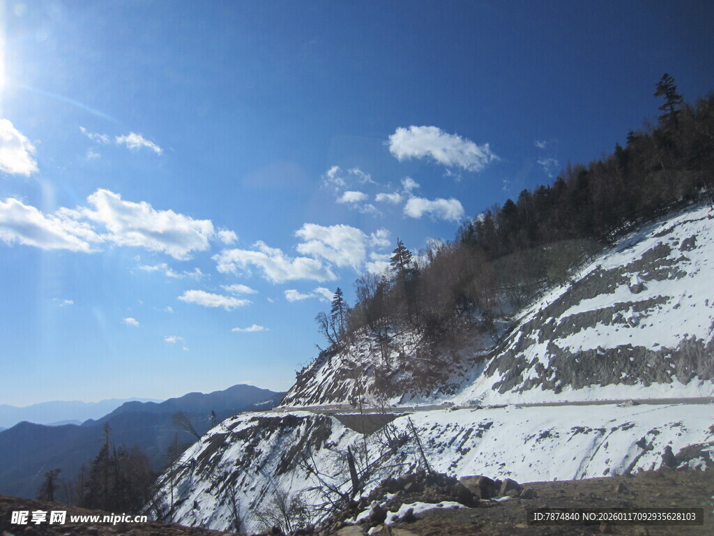 雪山公路美景
