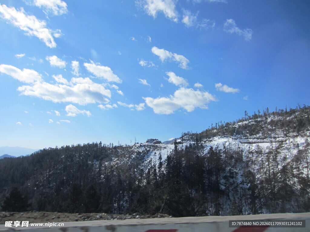 雪山公路风景