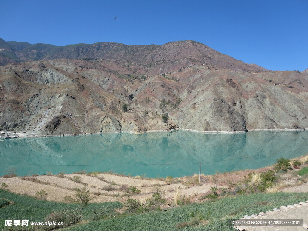 美丽的高山湖泊风光