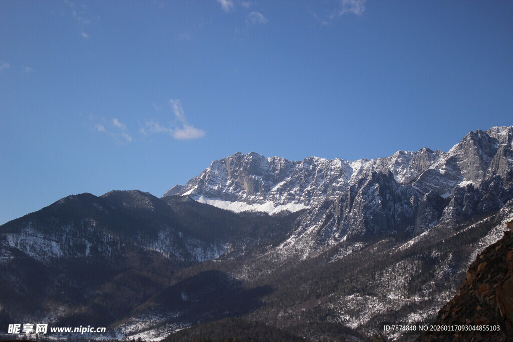 雪山壮丽景致