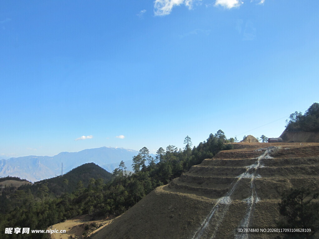 山间梯田美景