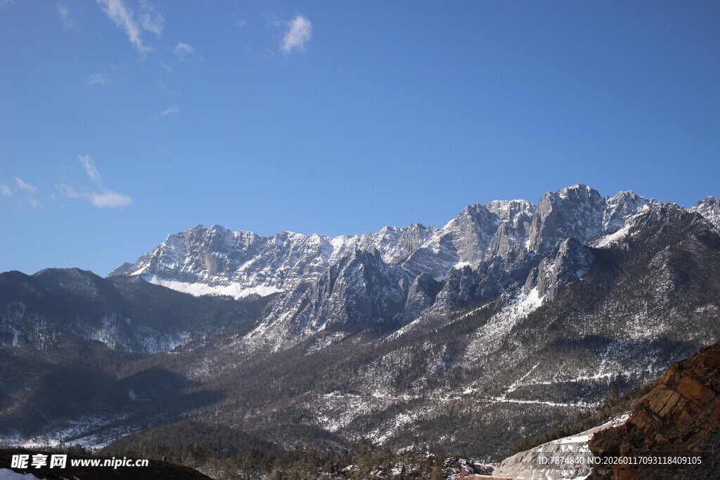 壮丽雪山风景