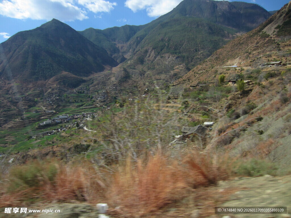 山间秋色美景