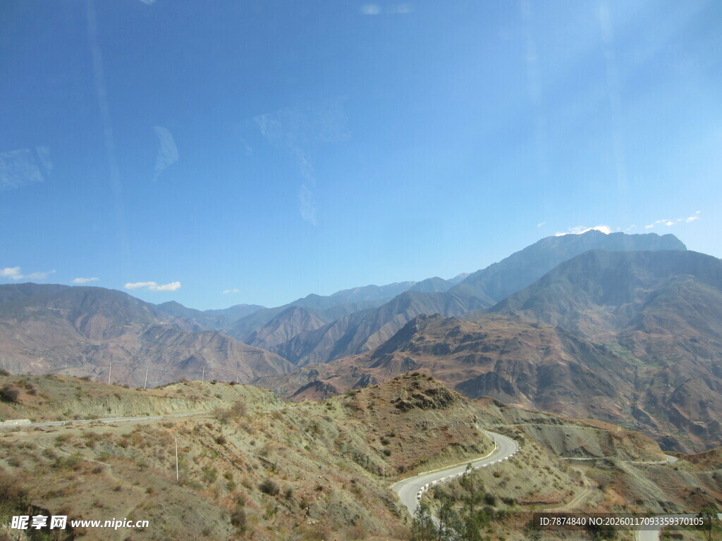 山间公路美景