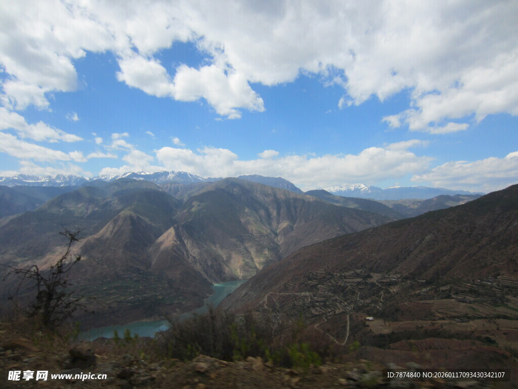 壮丽山川风景图