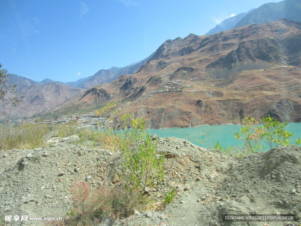 壮丽山水间的独特景致