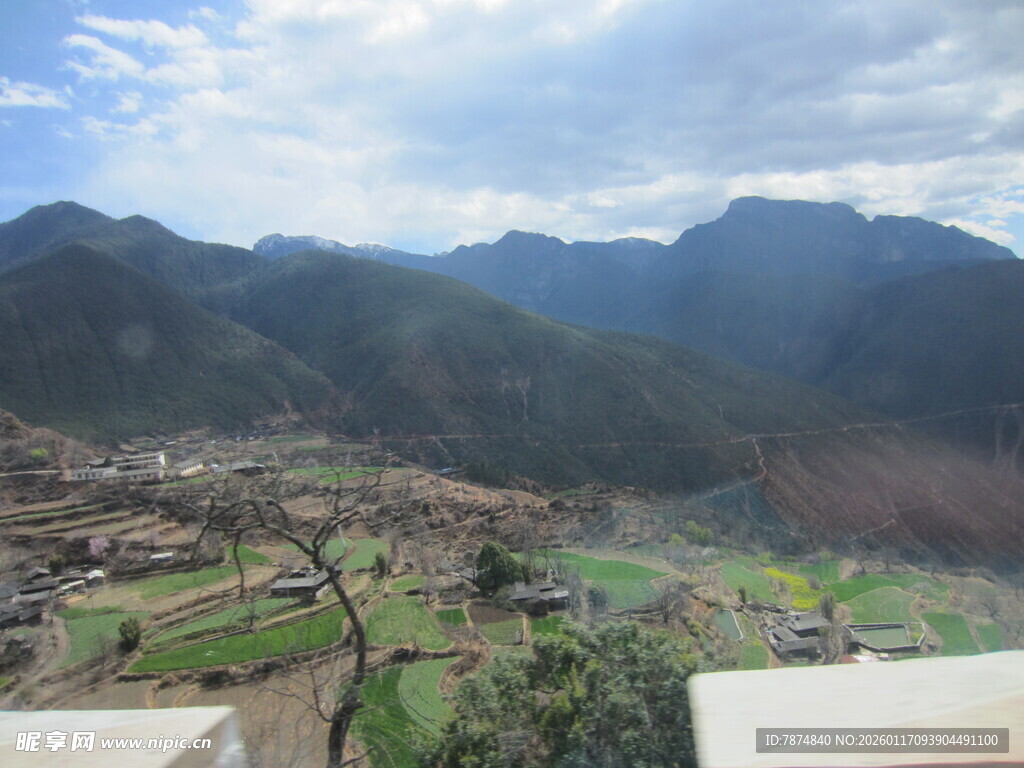 山间村落美景