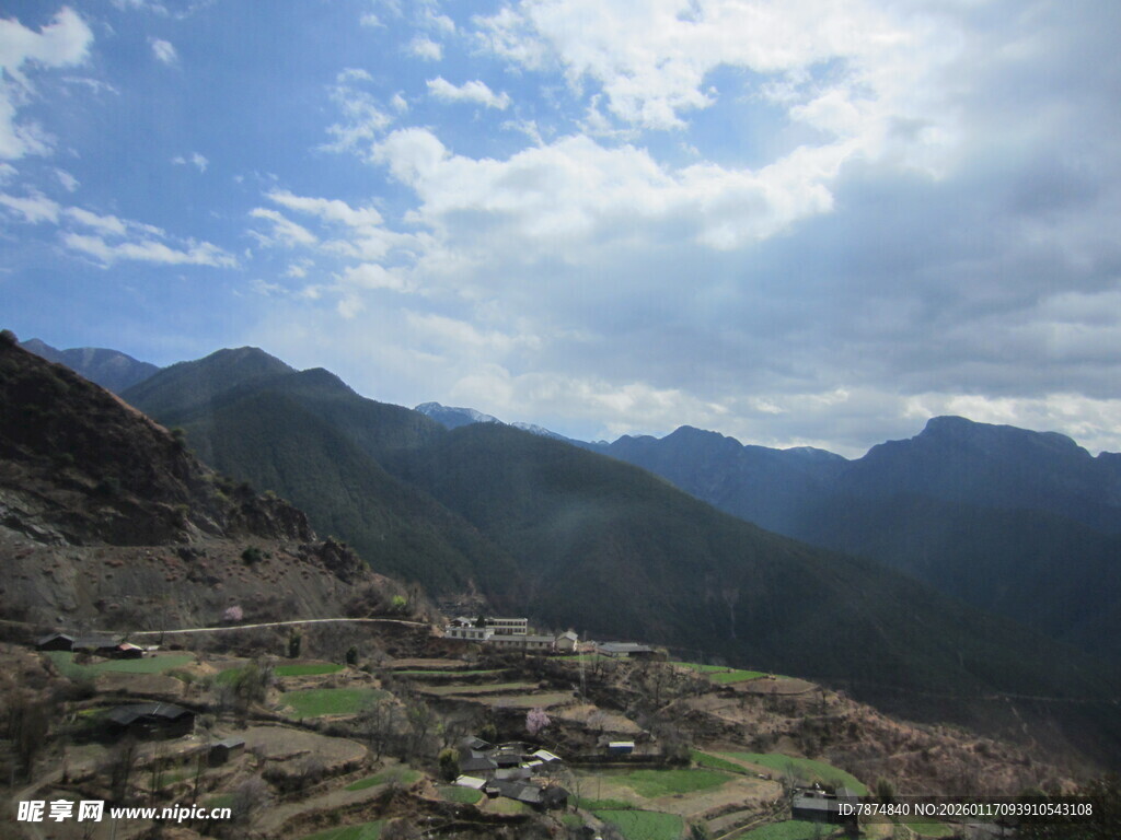 山间梯田美景