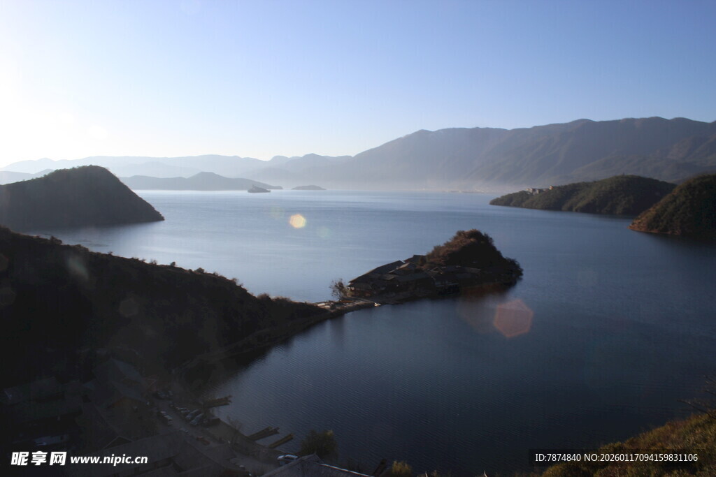 壮丽山水湖景风光图