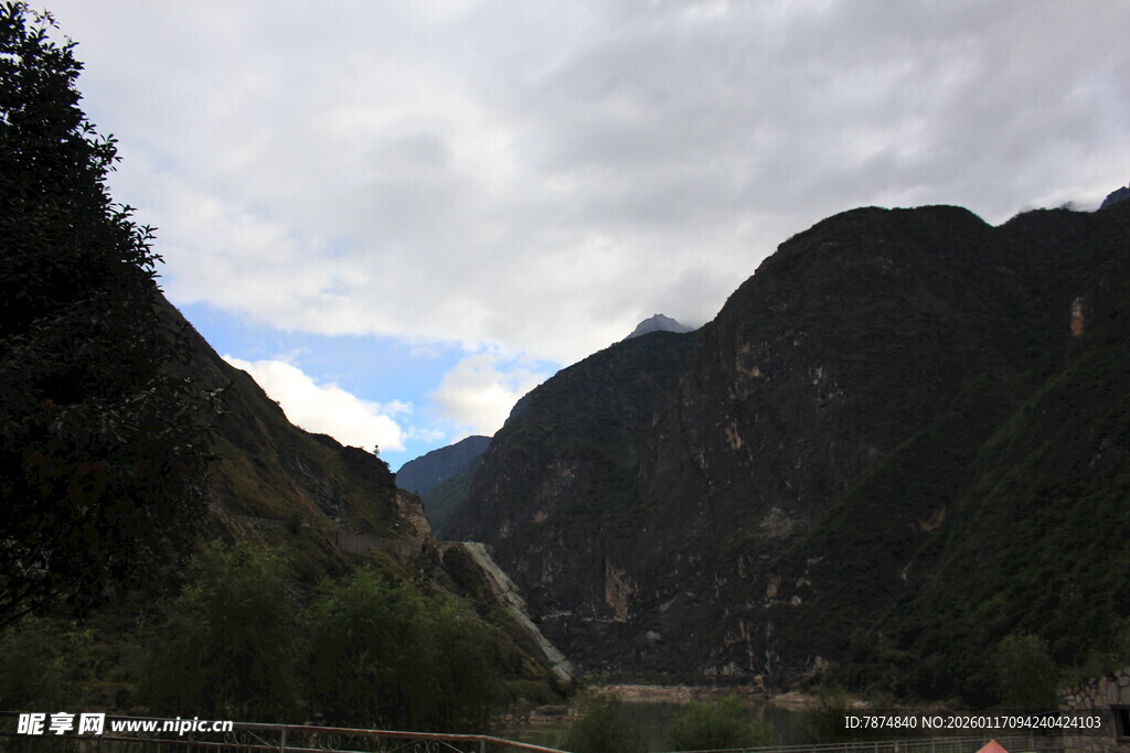 山间景色