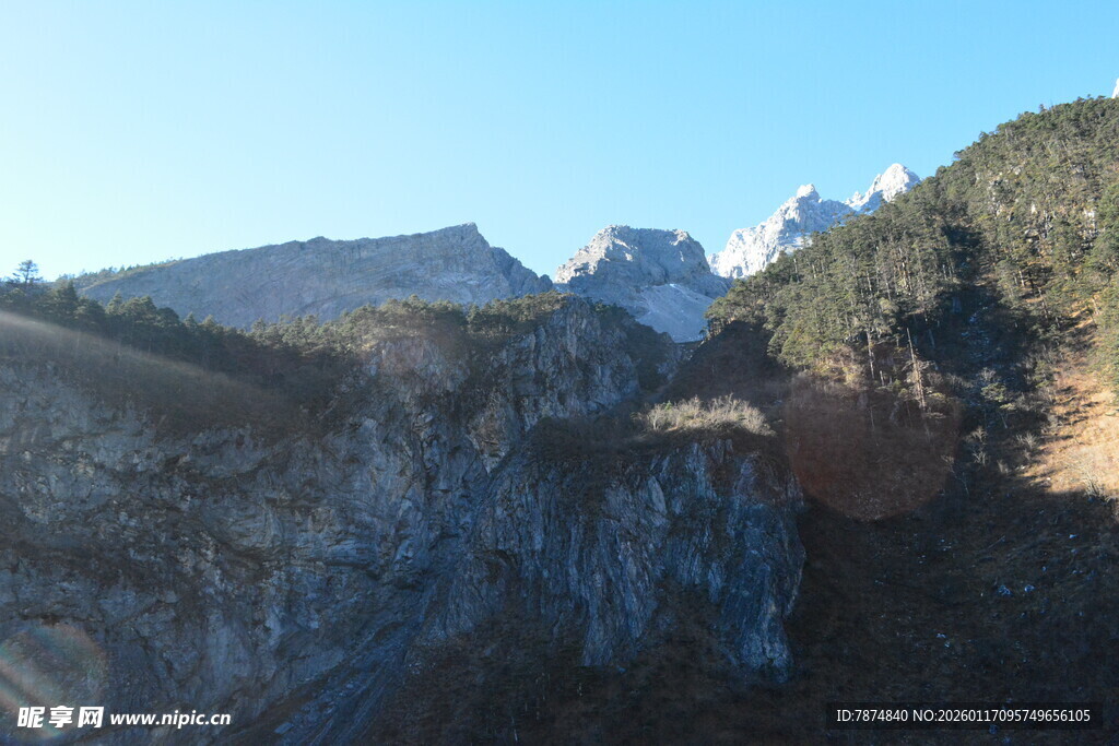 壮丽山景 展现自然之美
