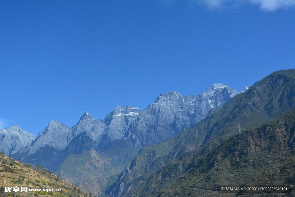 壮丽巍峨的高山景观