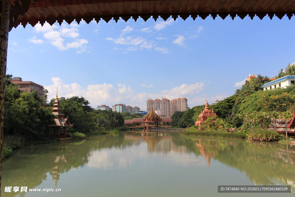 古桥畔的宁静水乡风光