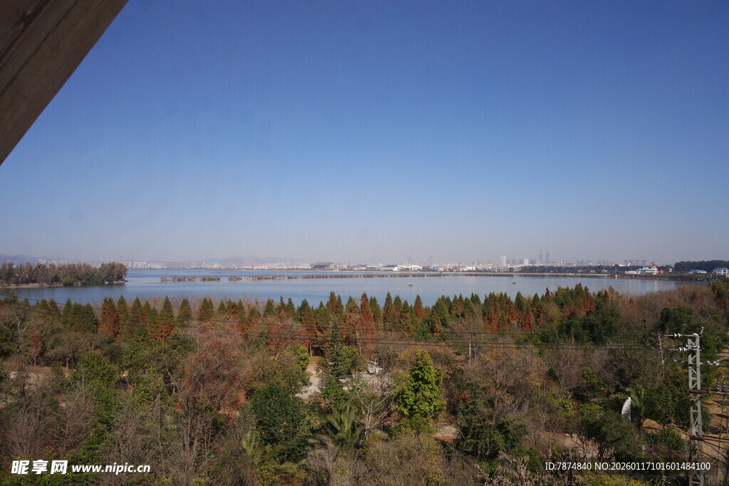 湖畔秋景 自然风光如画