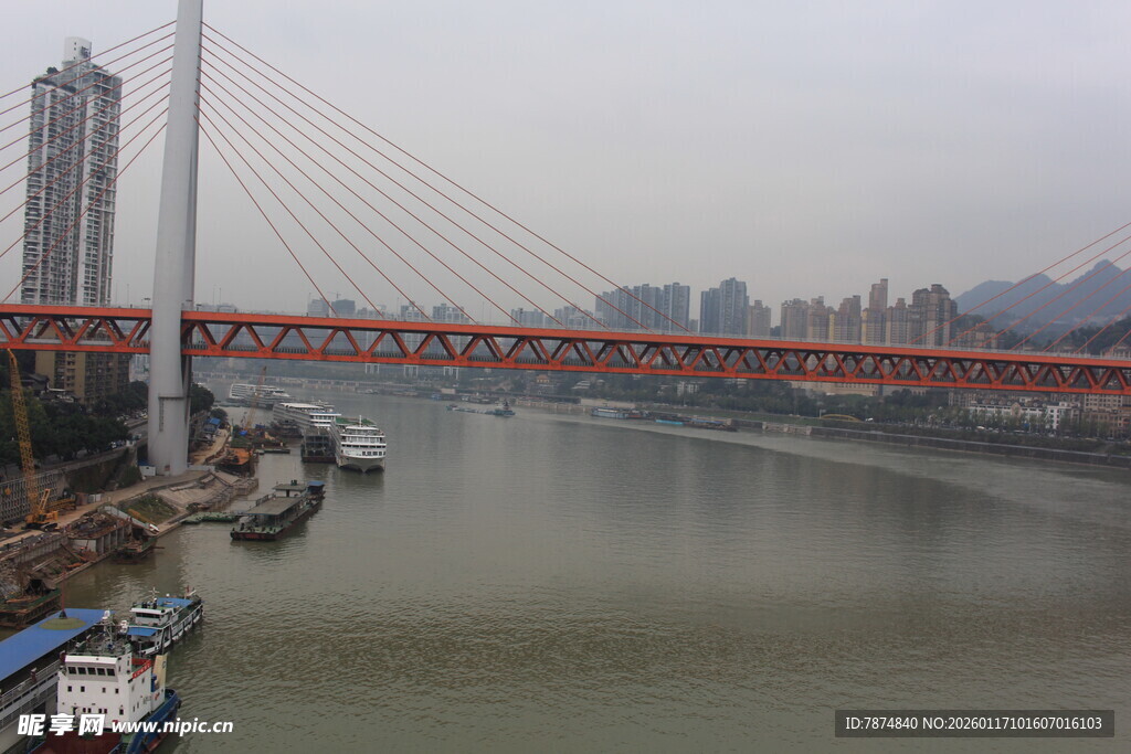 城市跨江大桥景观