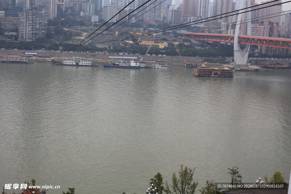重庆江景与跨江大桥风光
