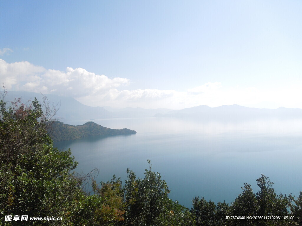 山海相依的美丽自然景观