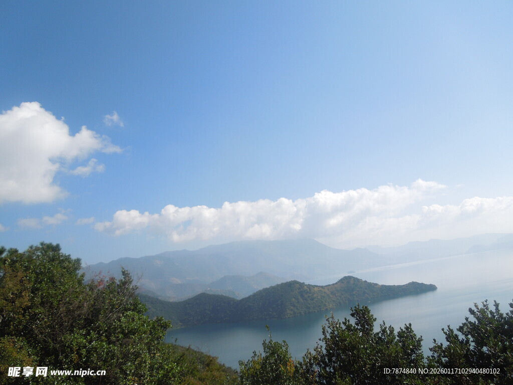 青山碧海蓝天美景