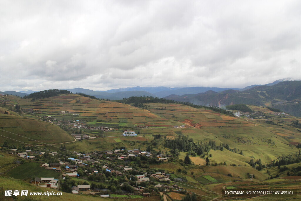 山间村落风景
