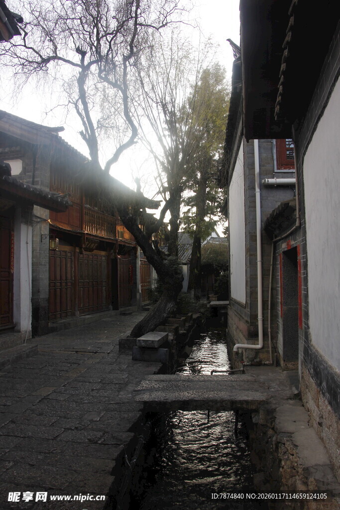 江南水乡古巷静谧景致