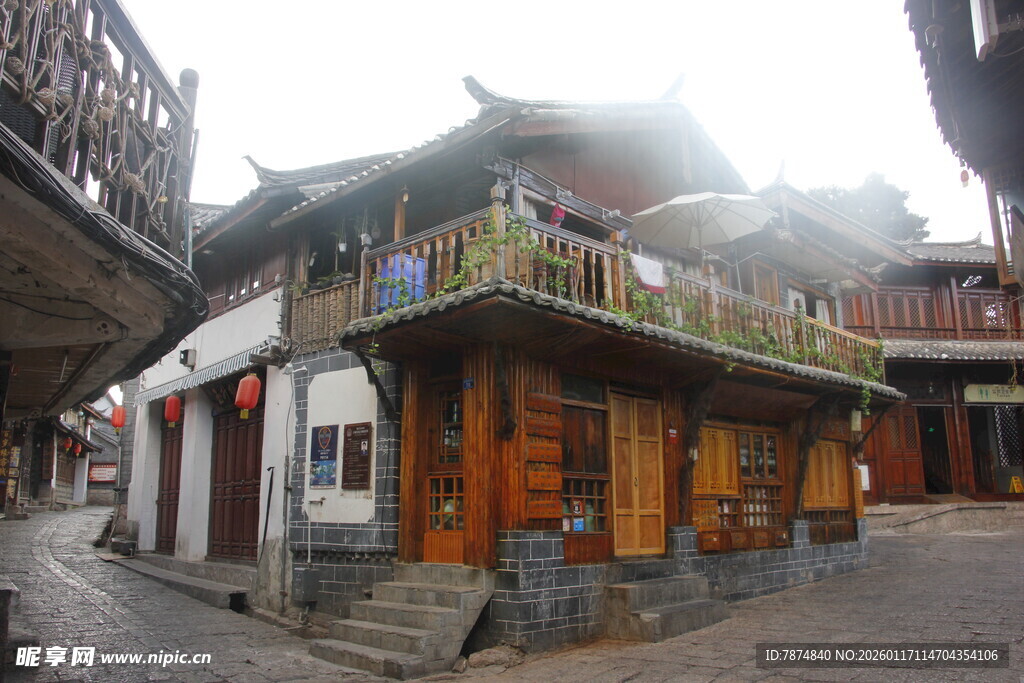 古色古香的中式传统街边建筑
