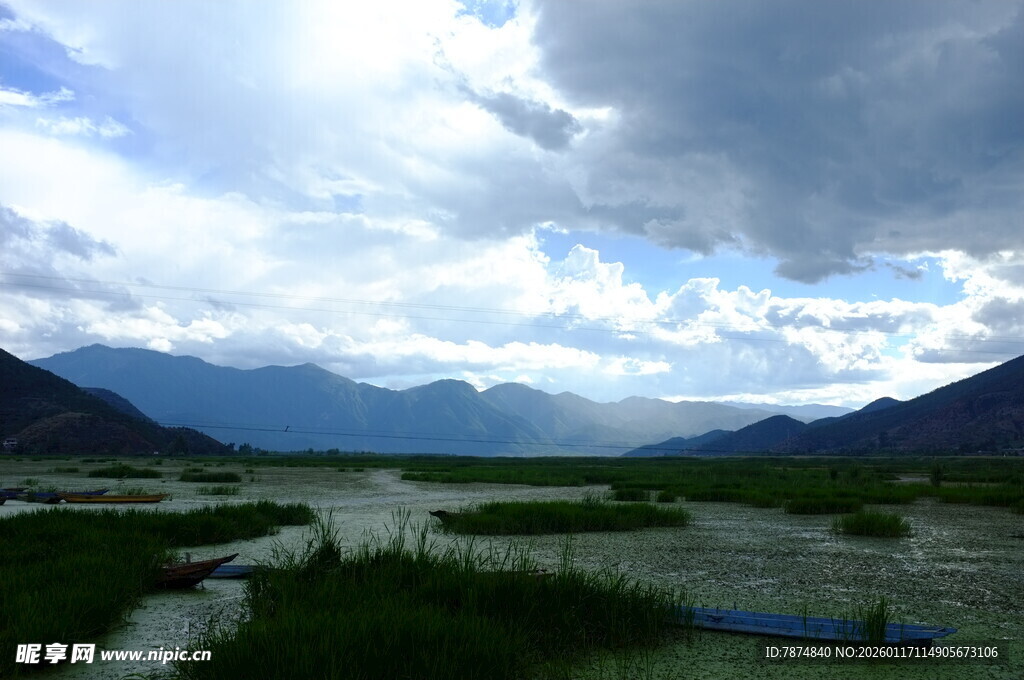 山间河谷美景