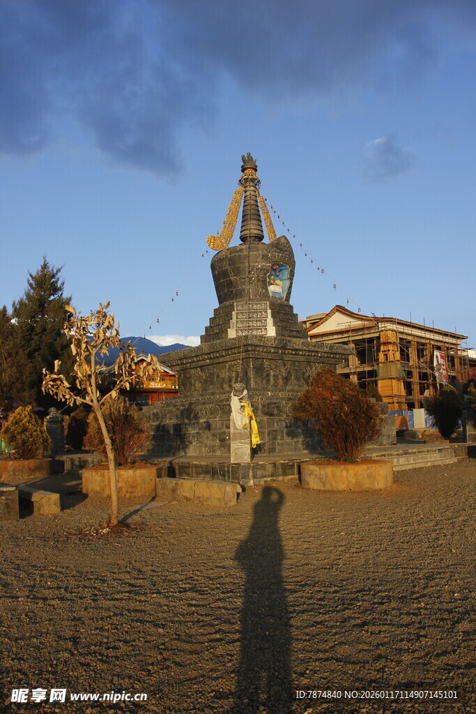 沙漠中的神秘古老建筑