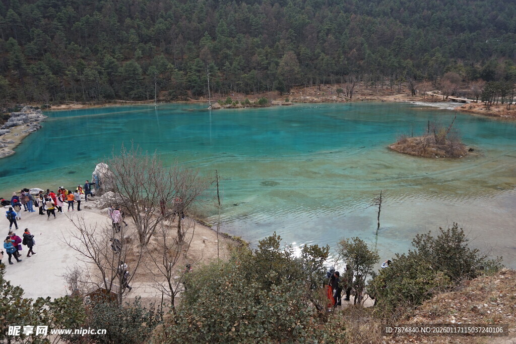 湖畔美景 游人赏景好去处