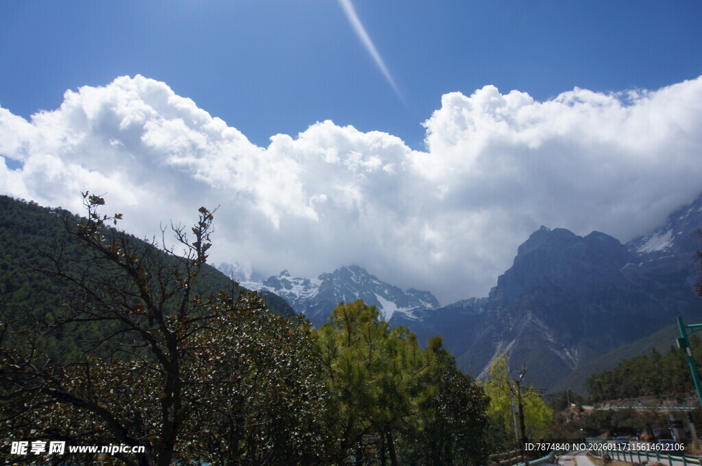 山间云海美景