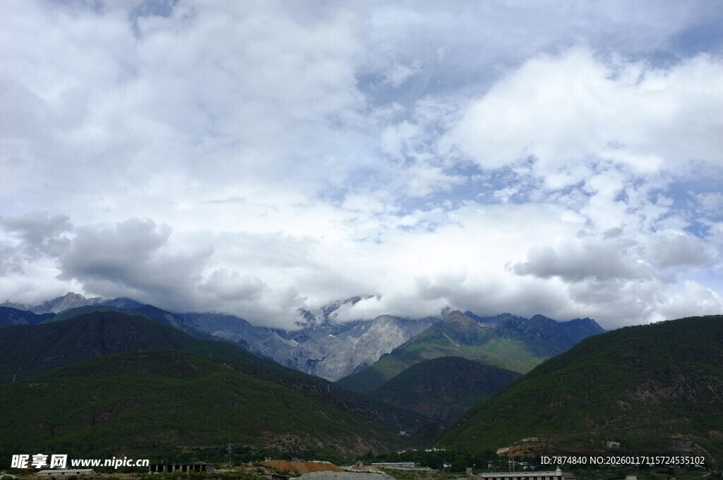 山间云海美景