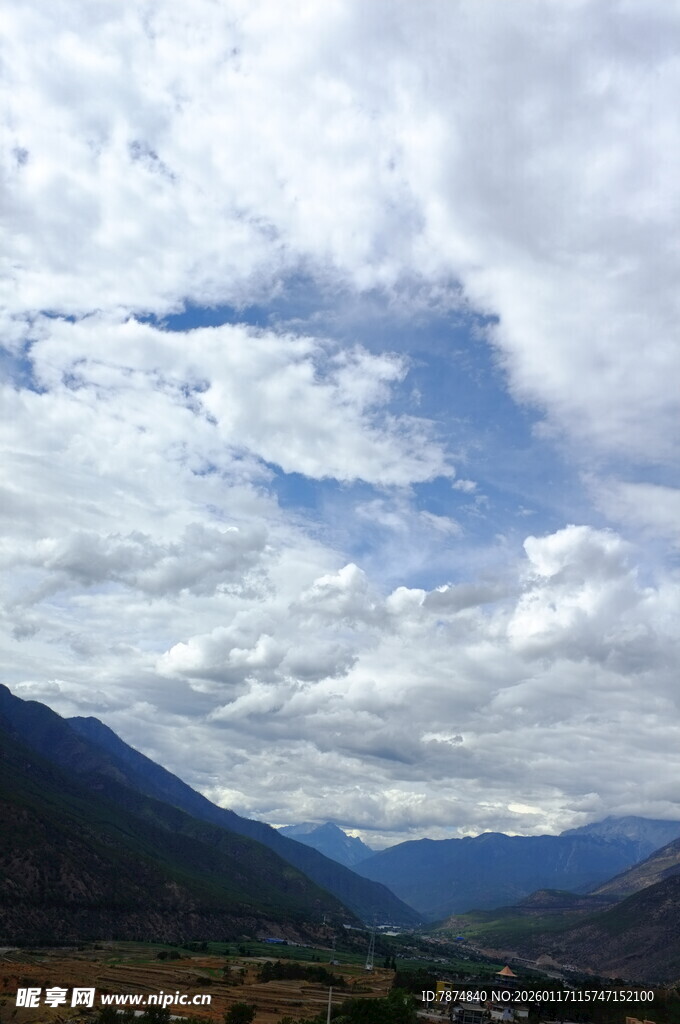 山间云景 自然清新风光