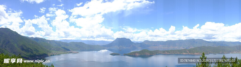 湖畔青山蓝天白云美景