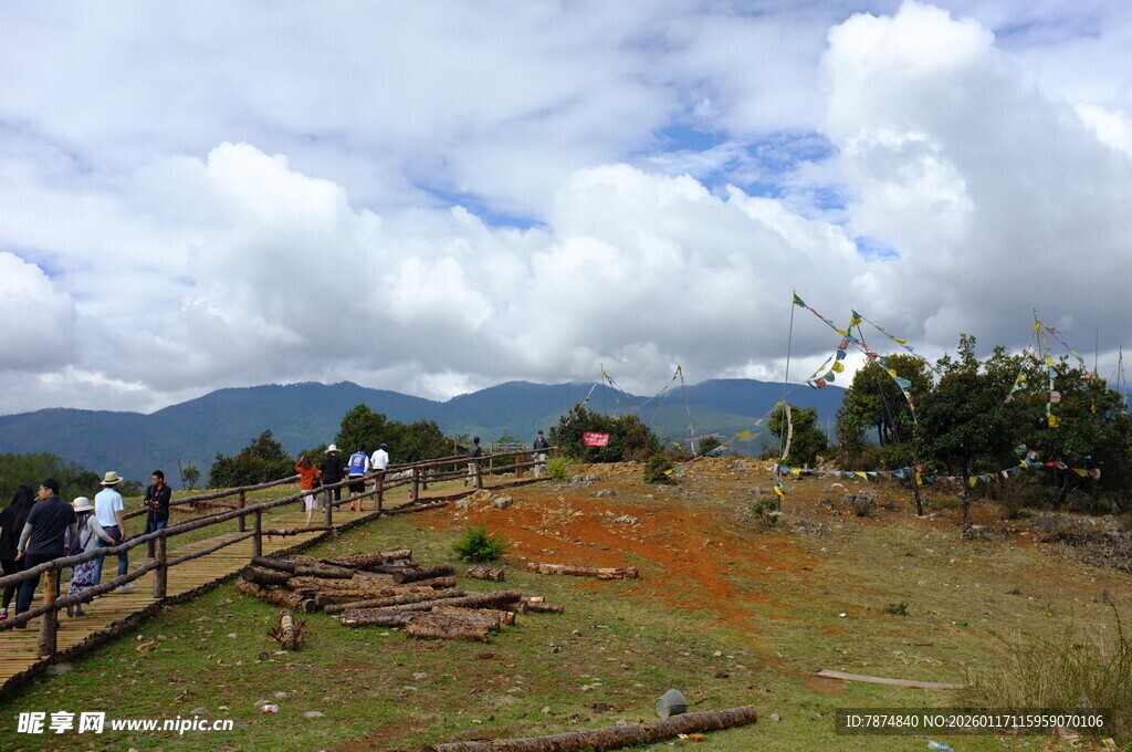 山间步道风景