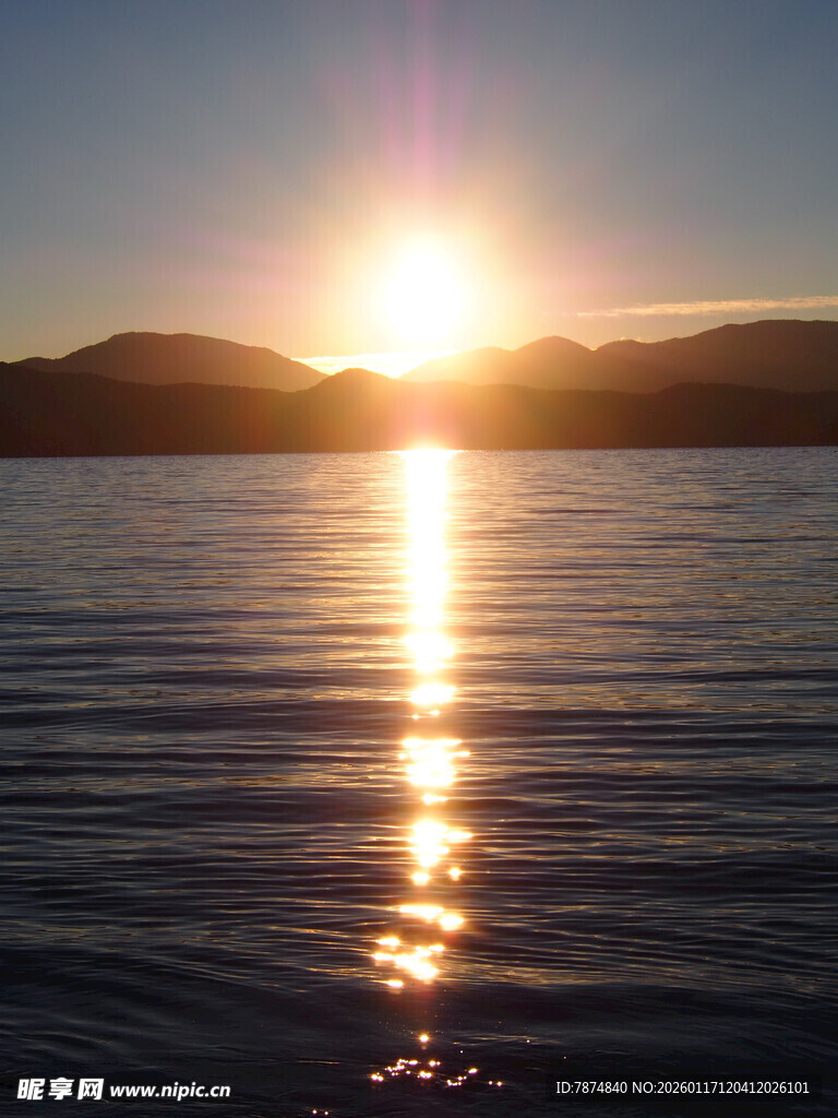 海上日落美景