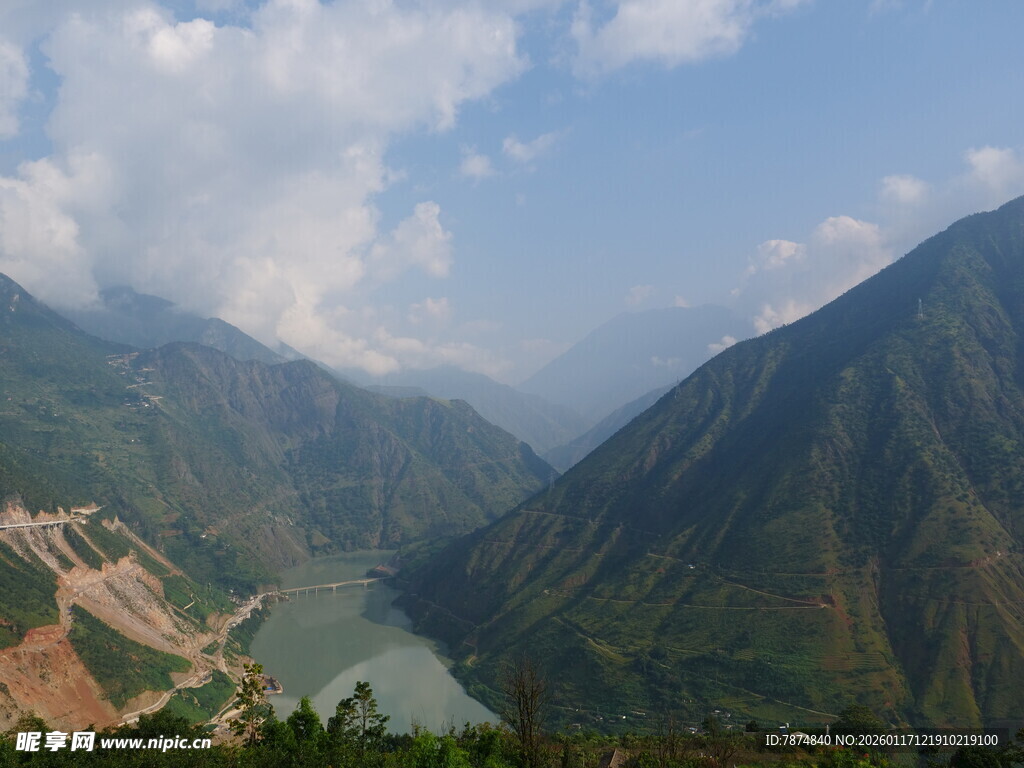 壮丽山河中的山水景致