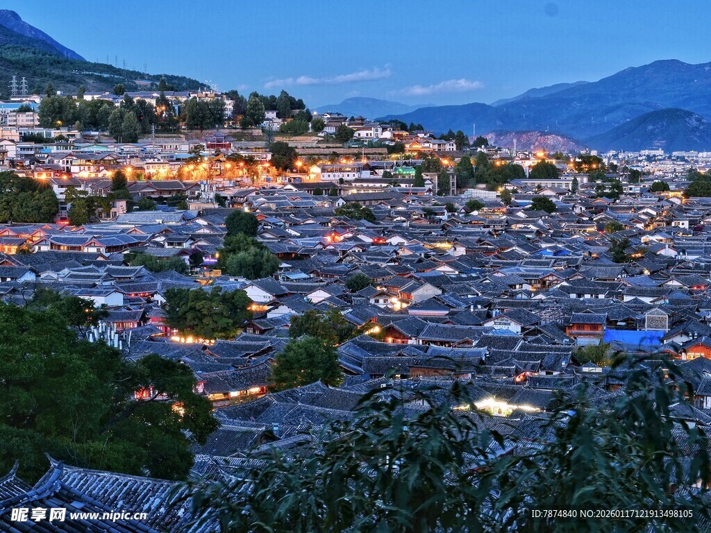 山城夜景俯瞰图