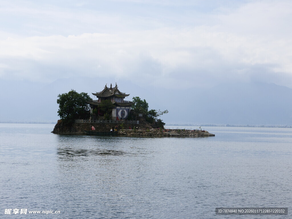 湖中小岛古建筑景观