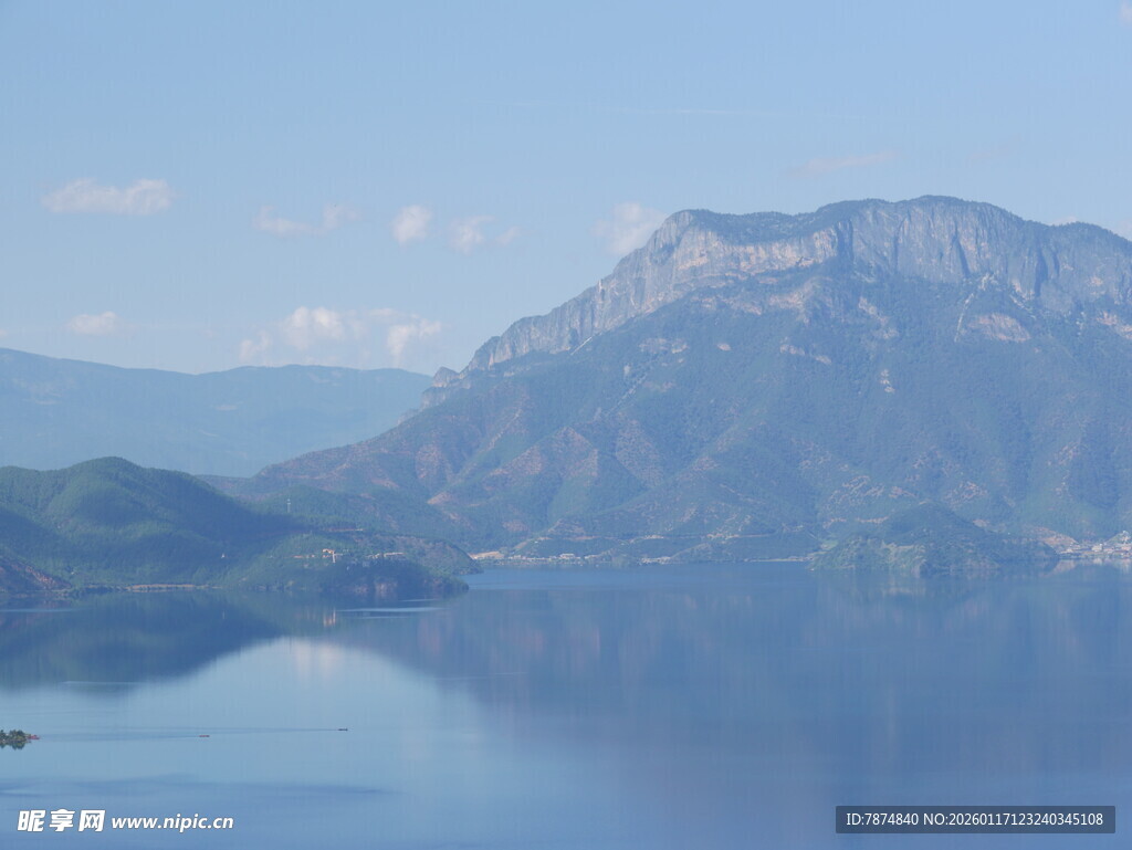 宁静山水湖景风光图