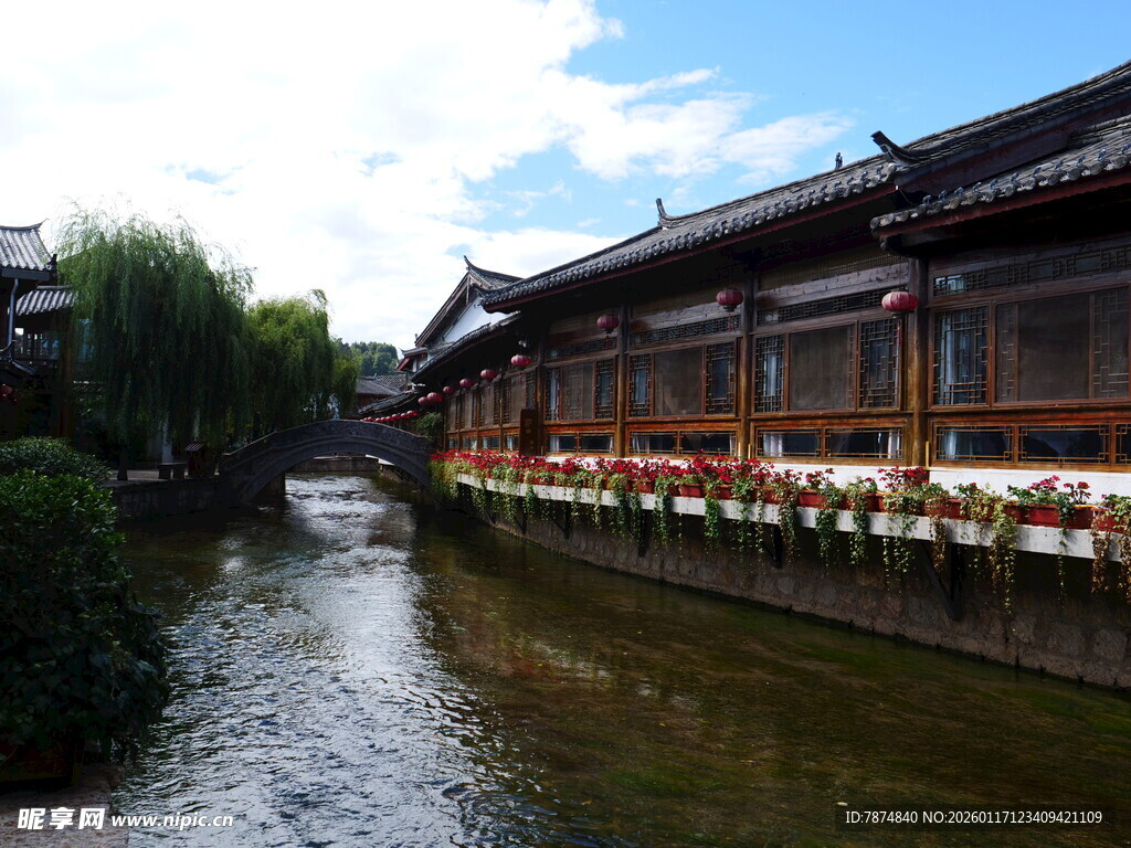 水乡古建沿河景致