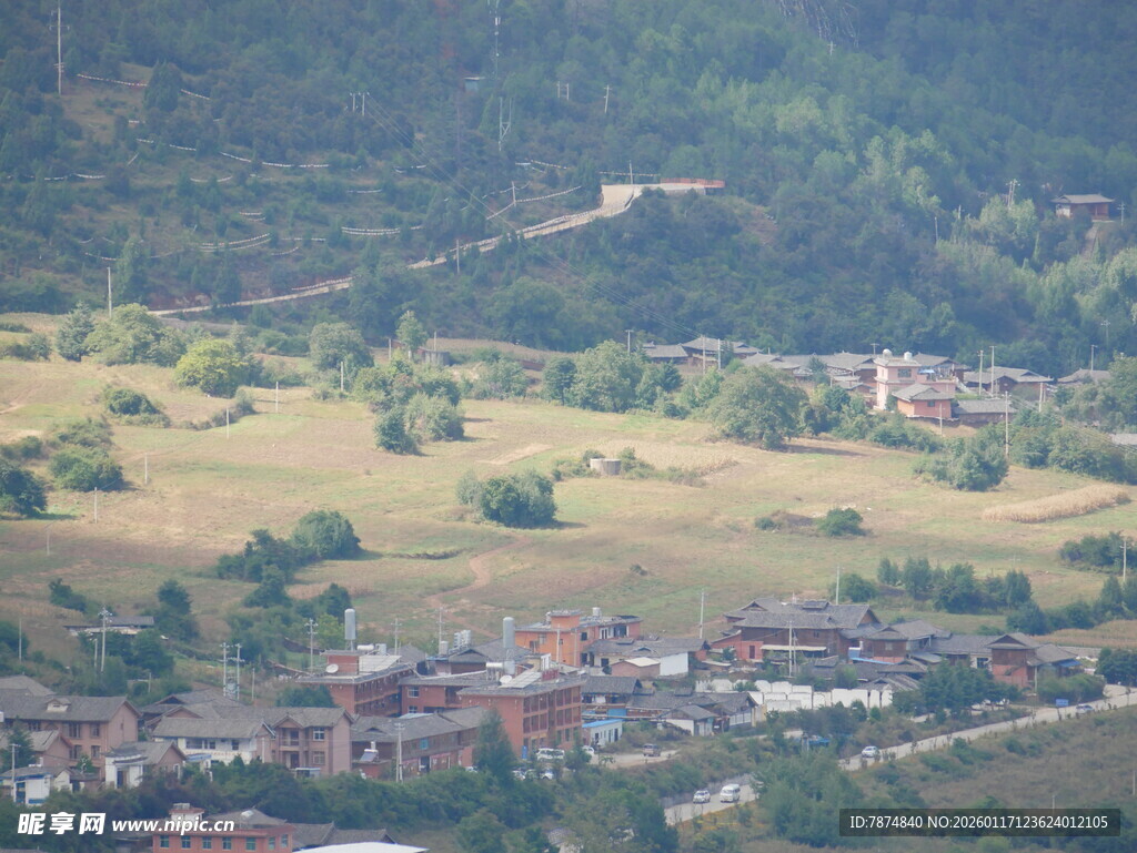 山间村落风景